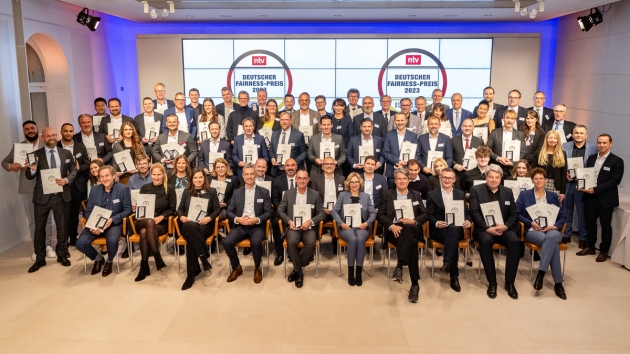 Die fairsten Unternehmen sind in der Berliner Bertelsmann-Reprsentanz mit dem 'Deutschen Fairness-Preis 2023' ausgezeichnet worden - Quelle: Thomas Ecke/DISQ/ntv.